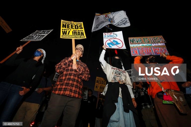 EUA: Protesto «Parem a Guerra contra o Irão» em Los Angeles