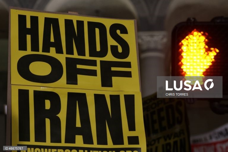 EUA: Protesto «Parem a Guerra contra o Irão» em Los Angeles