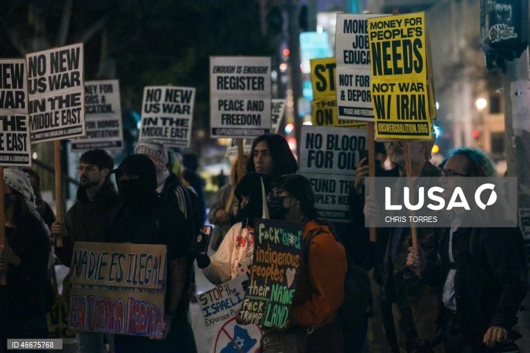 EUA: Protesto «Parem a Guerra contra o Irão» em Los Angeles