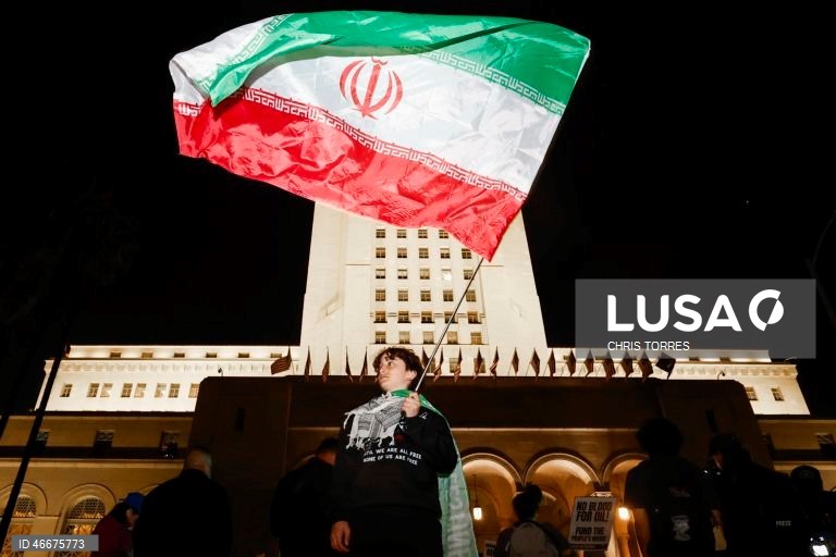 EUA: Protesto «Parem a Guerra contra o Irão» em Los Angeles