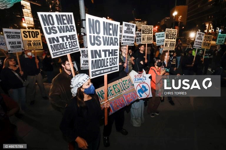 EUA: Protesto «Parem a Guerra contra o Irão» em Los Angeles