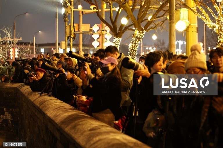 Lua de Sangue aparece durante eclipse lunar total