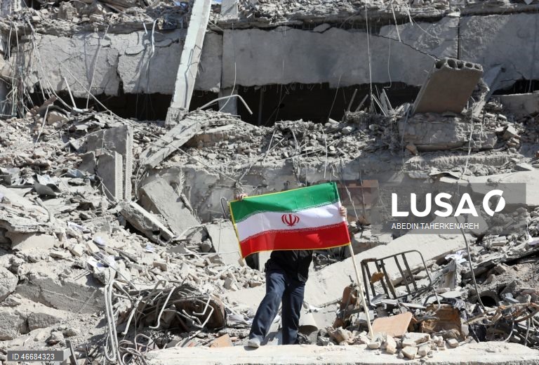 Irão: Ataques dos EUA e Israel continuam