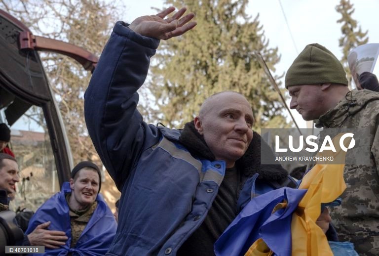 Ucrânia e Rússia trocam prisioneiros de guerra