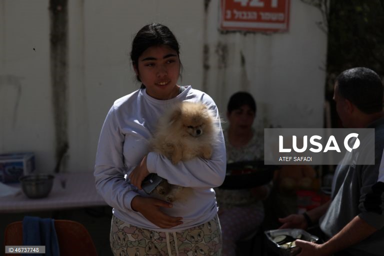 A vida quotidiana no norte de Israel durante o conflito regional em curso