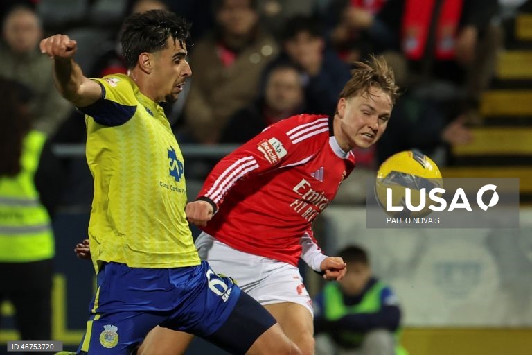 O Benfica visitou e venceu hoje o Arouca por 2-1, com uma reviravolta concretizada pelo avançado sérvio Ivanovic, aos 90+6 minutos, em encontro da 26.ª jornada da I Liga portuguesa de futebol.