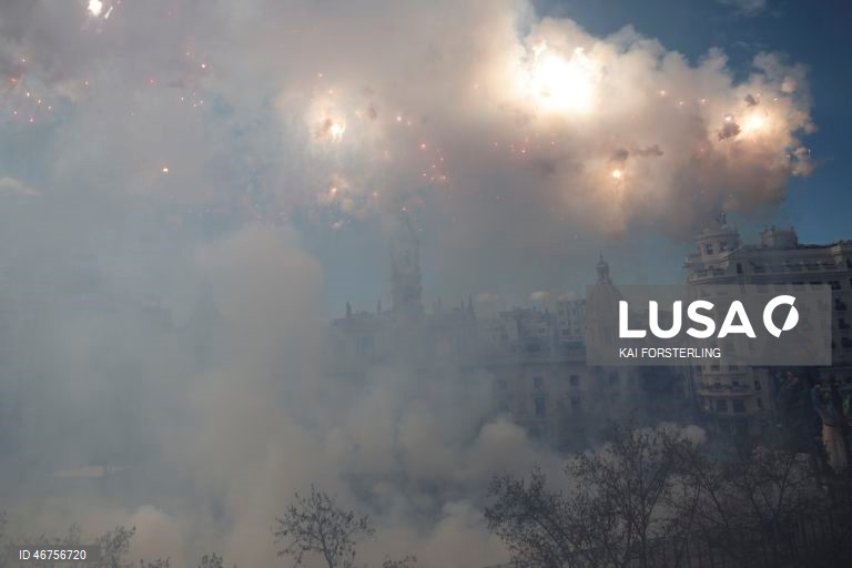 Valência: tradicional festa das Fallas 