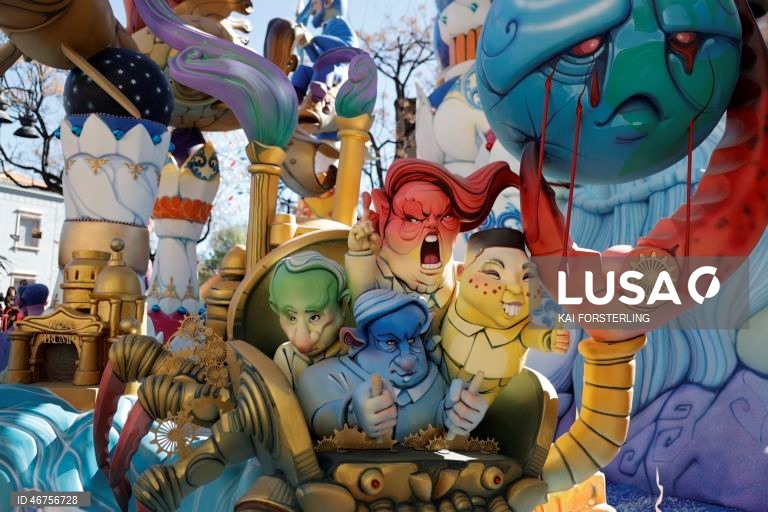 Valência: tradicional festa das Fallas 