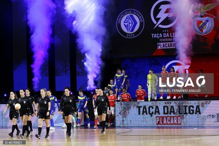 Entrada das equipas para o jogo da Final da Taça da Liga de Futsal, SL Benfica vs Nun´Alvares realizado no Pavilhão Multiusos de Gondomar, em Gondomar, 15 Março 2026, MANUEL FERNANDO ARAUJO/LUSA