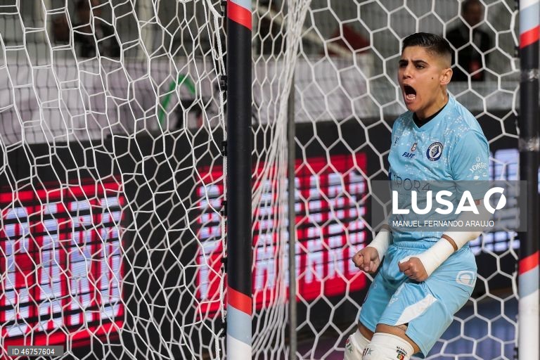 A guarda-redes do  Nun’Alvares, Odete, festeja um penalti defendido contra o Benfica durante o jogo da Final da Taça da Liga de Futsal, realizado no Pavilhão Multiusos de Gondomar, em Gondomar, 15 março 2026, MANUEL FERNANDO ARAUJO/LUSA