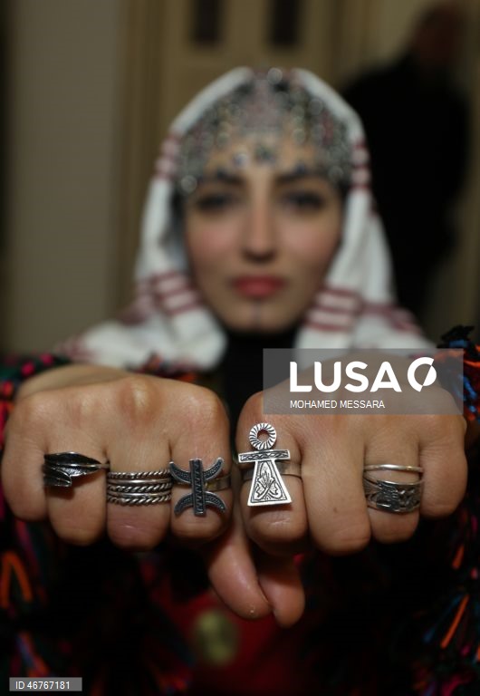 A Tunísia celebra o Dia Nacional do Traje Tradicional em Tunes