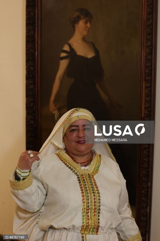 A Tunísia celebra o Dia Nacional do Traje Tradicional em Tunes
