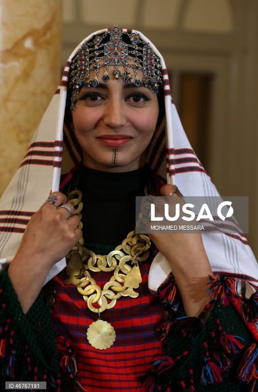A Tunísia celebra o Dia Nacional do Traje Tradicional em Tunes