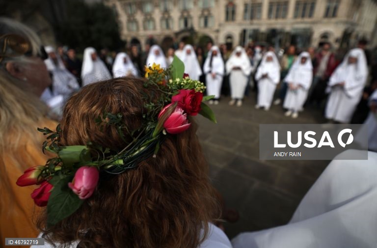Reino Unido: Druidas celebram o equinócio da Primavera
