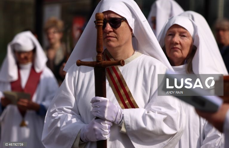Reino Unido: Druidas celebram o equinócio da Primavera