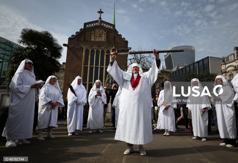 Reino Unido: Druidas celebram o equinócio da Primavera