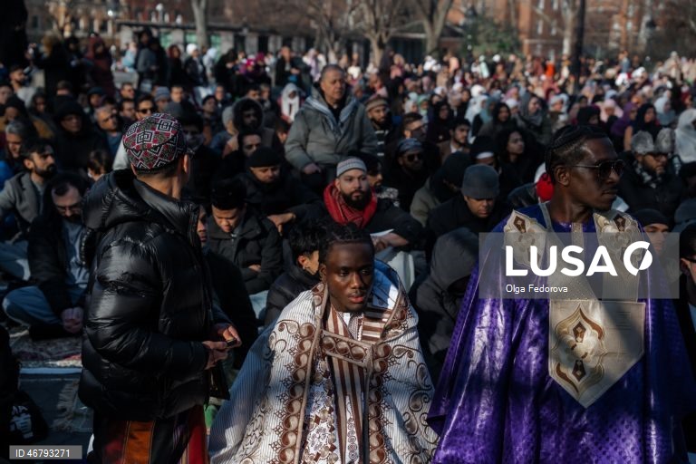 EUA: Muçulmanos celebram o fim do ramadão em Nova Iorque