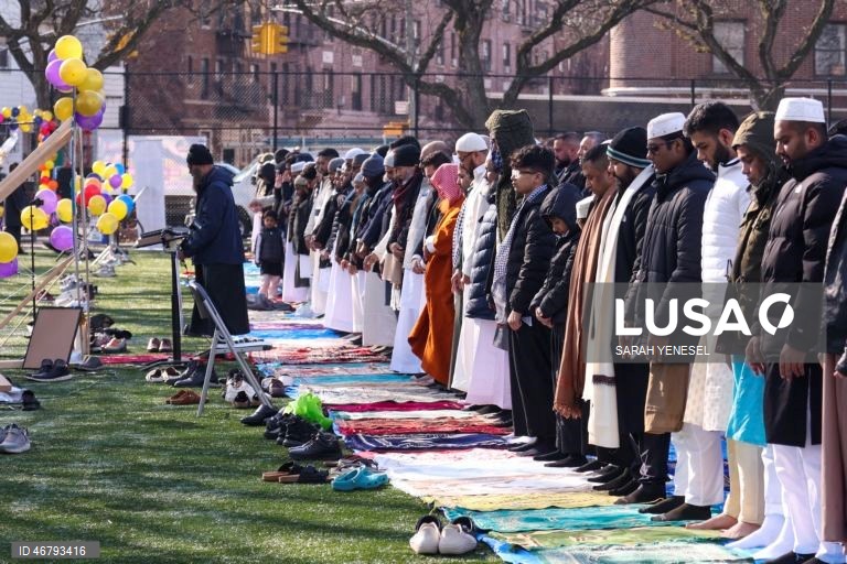 EUA: Muçulmanos celebram o fim do ramadão em Nova Iorque