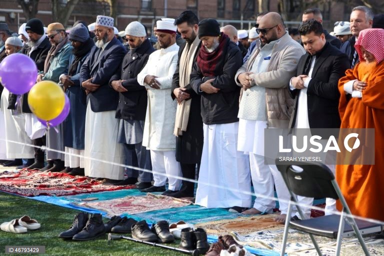 EUA: Muçulmanos celebram o fim do ramadão em Nova Iorque