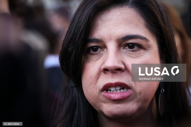 A porta-voz do Pessoas-Animais-Natureza (PAN), Inês de Sousa Real, fala à imprensa durante a manifestação Nacional de Estudantes do Ensino Superior organizada por mais de 40 estruturas do Movimento Associativo Estudantil, entre as quais Associações de Estudantes, Associações Académicas, núcleos, grupos académicos, tunas e comissões de residentes, associaram-se ao apelo de luta “24 de Março - Dia Nacional do Estudante, pela gratuitidade, alojamento, democracia, em Lisboa, 24 de março de 2026....