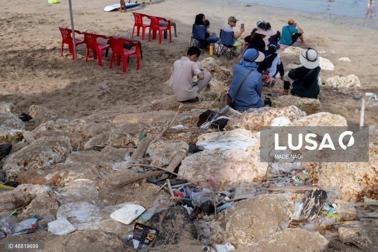 Indonésia: Poluição ambiental no Bali