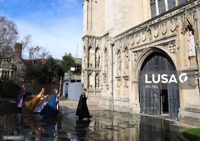 Reino Unido: Sarah Mullally  é a primeira mulher a assumir o cargo de arcebispo de Caterbury