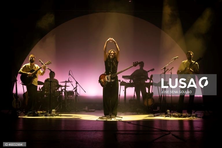 A cantora portuguesa Maro atua durante um concerto no âmbito da sua digressão mundial «So much has changed», no Coliseu dos Recreios, em Lisboa. JOSE SENA GOULAO/LUSA