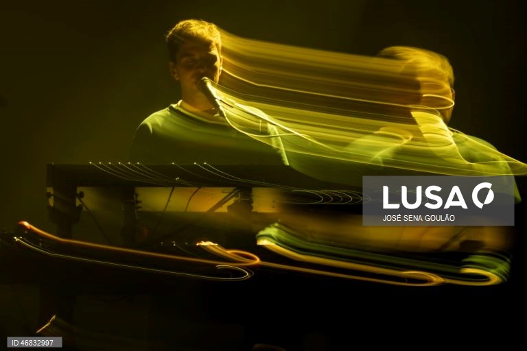 A cantora portuguesa Maro atua durante um concerto no âmbito da sua digressão mundial «So much has changed», no Coliseu dos Recreios, em Lisboa. JOSE SENA GOULAO/LUSA