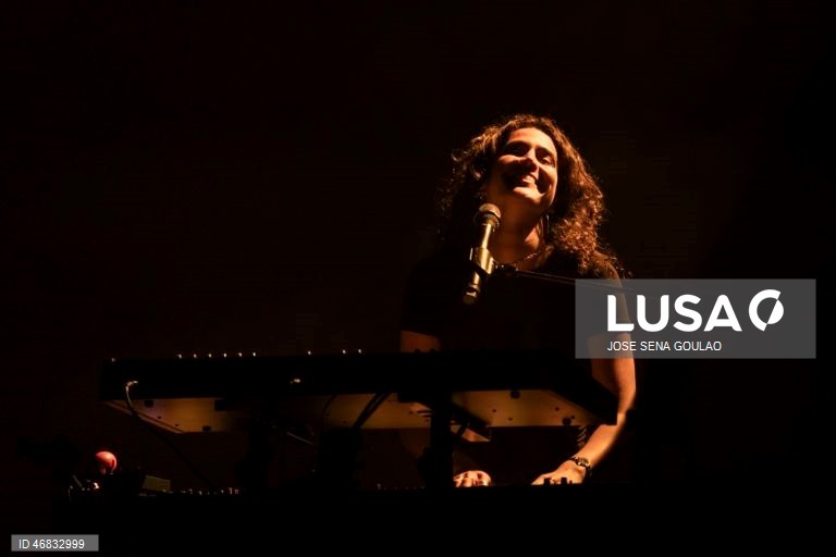A cantora portuguesa Maro atua durante um concerto no âmbito da sua digressão mundial «So much has changed», no Coliseu dos Recreios, em Lisboa. JOSE SENA GOULAO/LUSA