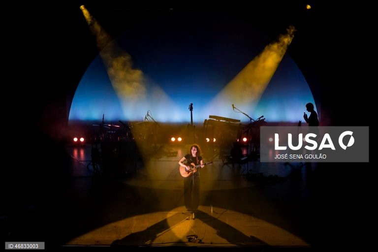 A cantora portuguesa Maro atua durante um concerto no âmbito da sua digressão mundial «So much has changed», no Coliseu dos Recreios, em Lisboa. JOSE SENA GOULAO/LUSA