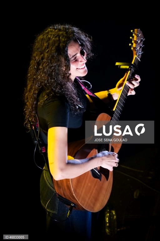 A cantora portuguesa Maro atua durante um concerto no âmbito da sua digressão mundial «So much has changed», no Coliseu dos Recreios, em Lisboa. JOSE SENA GOULAO/LUSA