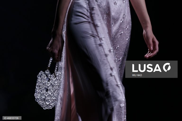 Semana da Moda da China - MOMIWEI by Wei Shan 