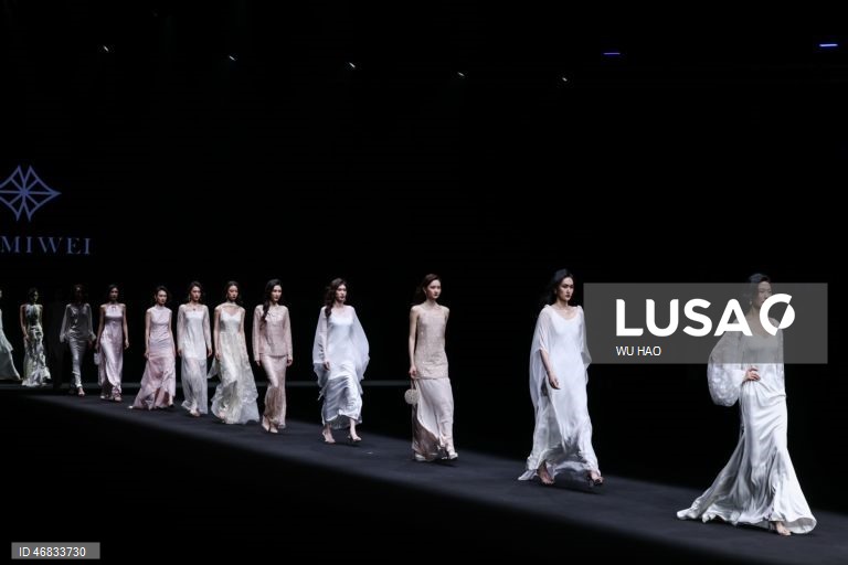 Semana da Moda da China - MOMIWEI by Wei Shan 