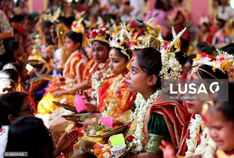 Índia: Festival Hindu Kumari Puja em Calcutá