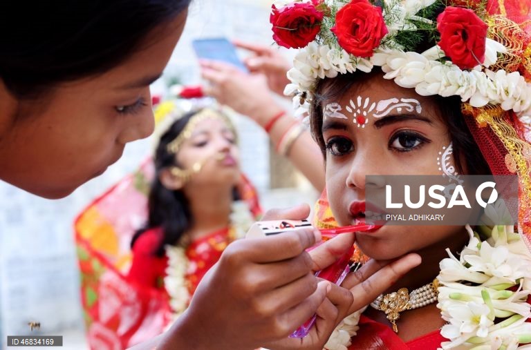 Índia: Festival Hindu Kumari Puja em Calcutá