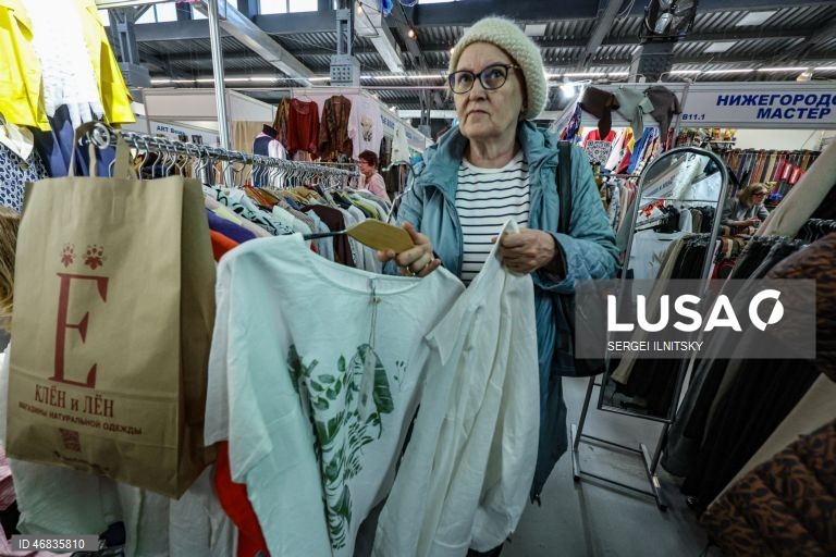 Rússia: Feira de artesanato em Moscovo