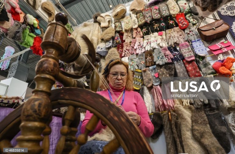 Rússia: Feira de artesanato em Moscovo