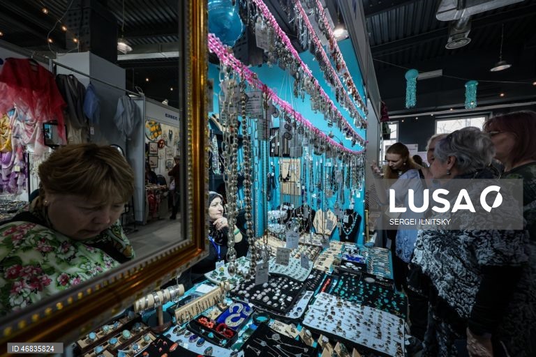 Rússia: Feira de artesanato em Moscovo