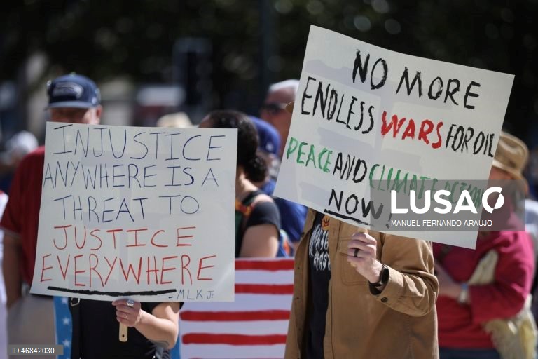 Manifestação “Sem Tiranos/ No Kings” no Porto