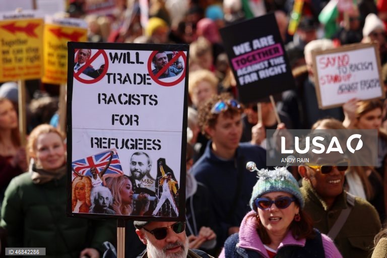 Reino Unido: Manifestação contra a extrema direita em Londres