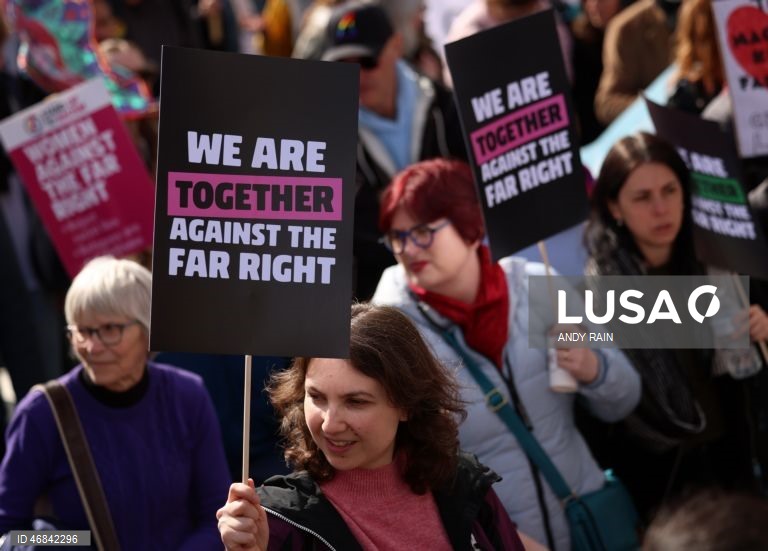 Reino Unido: Manifestação contra a extrema direita em Londres