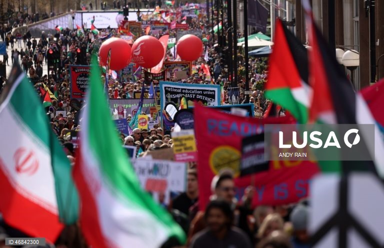 Reino Unido: Manifestação contra a extrema direita em Londres