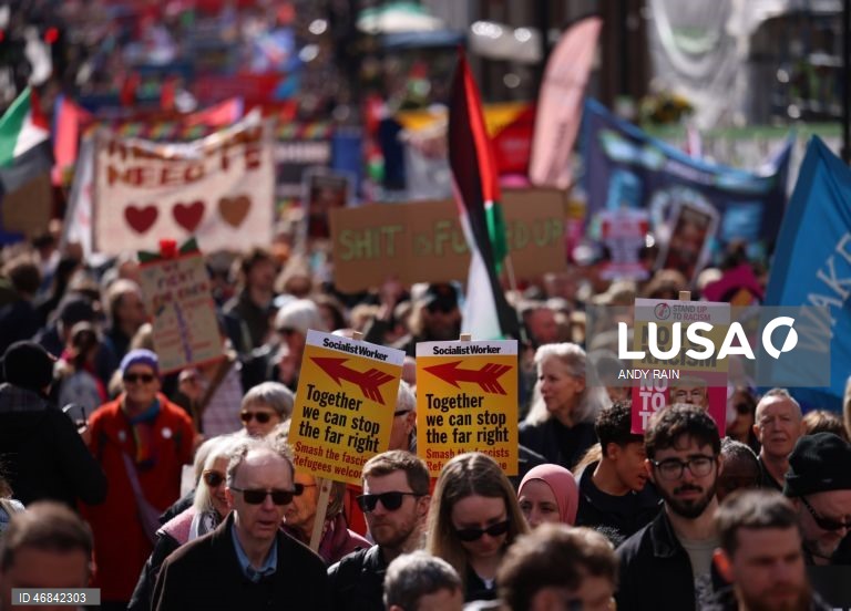 Reino Unido: Manifestação contra a extrema direita em Londres