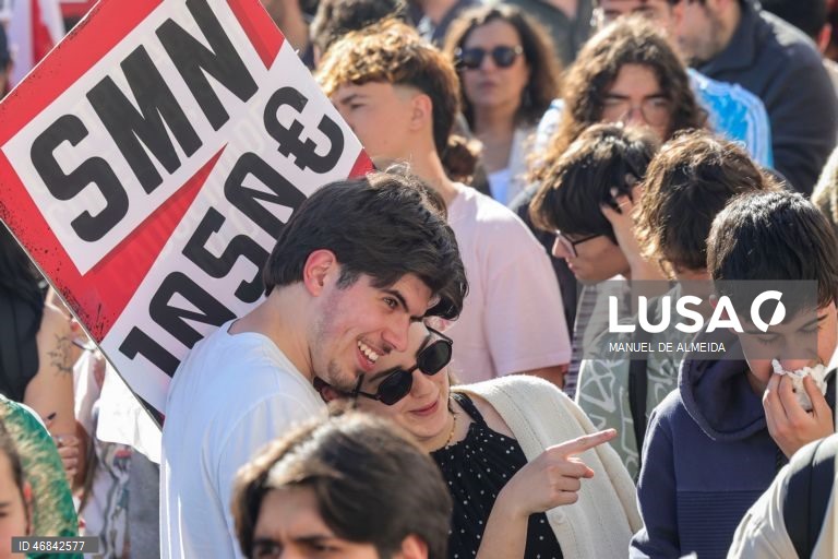 Sindicatos: Manifestação nacional de jovens trabalhadores convocada pela Interjovem