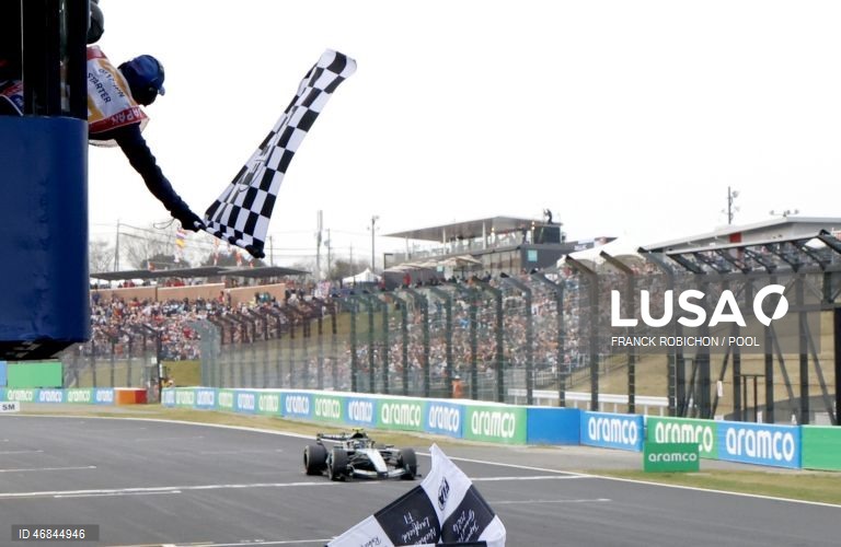 O piloto italiano Kimi Antonelli (Mercedes) venceu hoje o Grande Prémio do Japão de Fórmula 1 e tornou-se, aos 19 anos, no mais novo líder de sempre do Campeonato do Mundo.