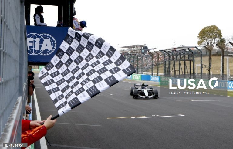 O piloto italiano Kimi Antonelli (Mercedes) venceu hoje o Grande Prémio do Japão de Fórmula 1 e tornou-se, aos 19 anos, no mais novo líder de sempre do Campeonato do Mundo.