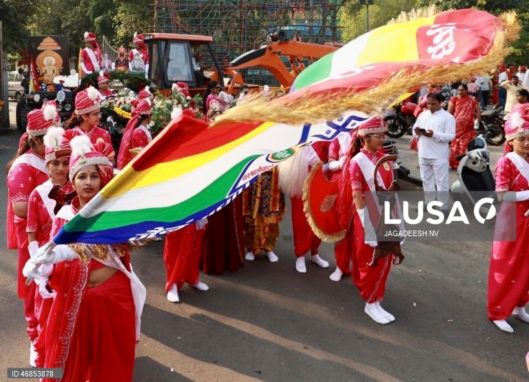 Índia: Celebrações em Bangalore do nascimento de Mahavira, fundador do Jainismo