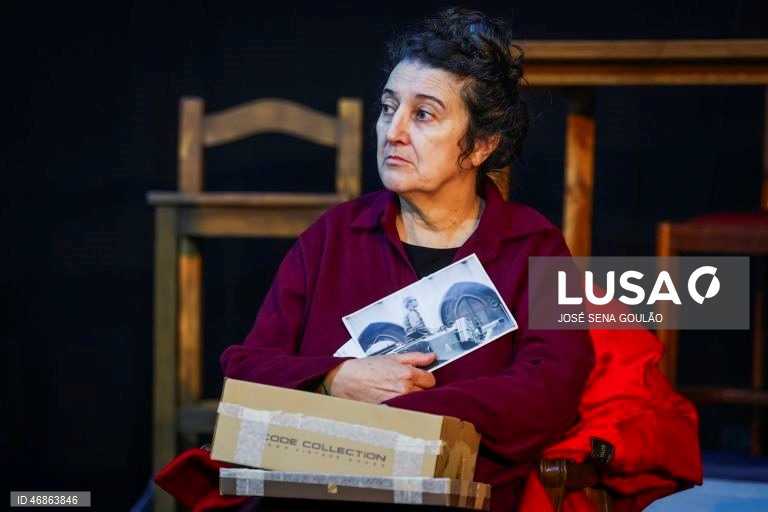 Ensaio de imprensa da peça "Nesta Hora Primeira: de Novo"