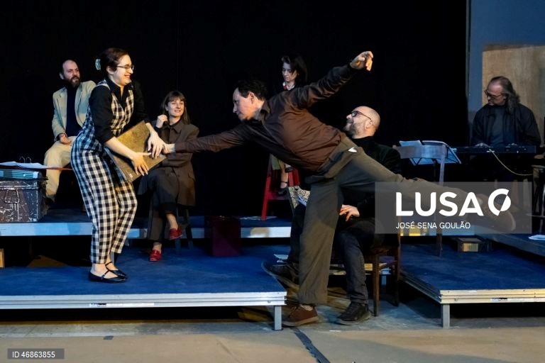 Ensaio de imprensa da peça "Nesta Hora Primeira: de Novo"