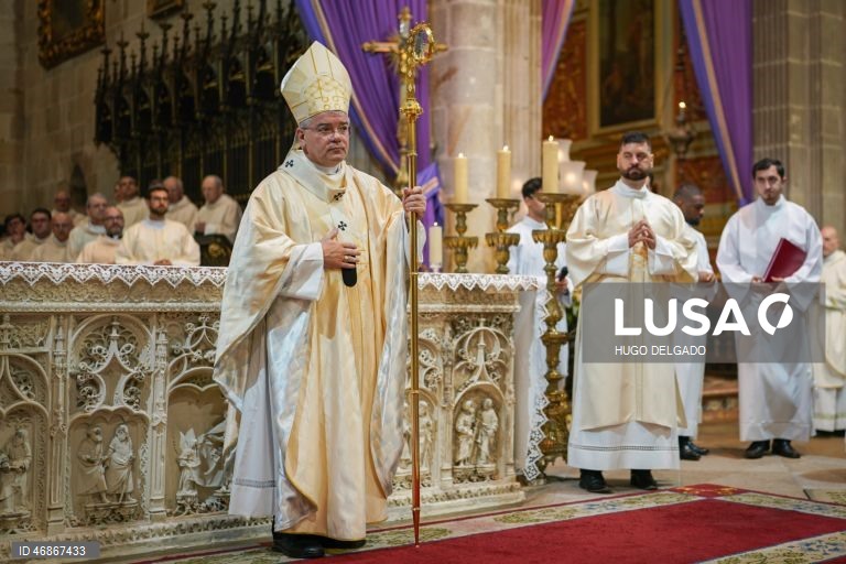 O Arcebispo de Braga D.José Cordeiro presidiu esta manha á Missa Crismal e e Bênção dos Santos Óleos na Sé Catedral de Braga, durante as Solenidades da Semana Santa de Braga, Portugal, 2 Abril  2026. HUGO DELGADO/LUSA